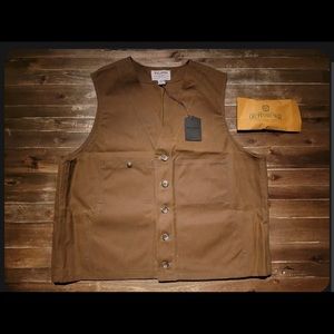 Filson Oil Tin Cloth Vest NWT Size 48-XL Discontinued